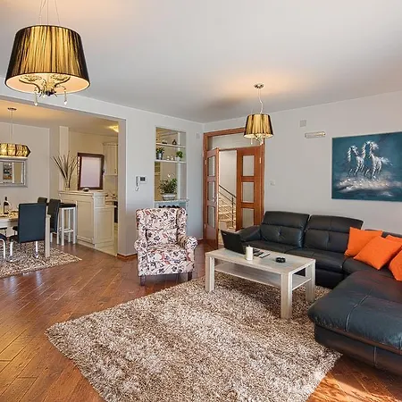 Svinjista Villa Budva